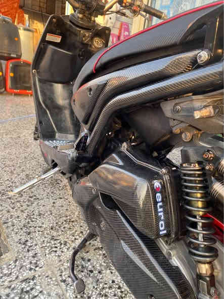 أسلام عليكم 
دراجه سكنس جبلي للبيع موديل 2013 مرقمه رقم انكليزي تحويل ثاني يوم دراجه خير من الله مناقصهاا شي كلهاا عليهاا تعديل ألياف كاربون وكامرات امامي وخلفي تسجيل يدات سكليتر رياضي يدات بانزين رياضي ستنان صفح رياضي دبلات خلفيه رياضي راديتر دهن سبايدر رياضي 
مكان دراجه بغداد حي اور او البنوك(سعر خاص)
(للأستفسار رقم الهاتف)*********** بغداد
