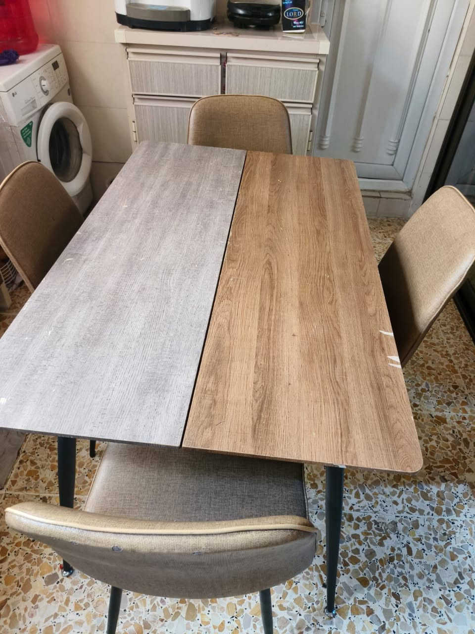 تخم 8 مقاعد جدا نظيف ميز طعام تركي مع أربع كراسي وطبلتين مع كورنر تركي يصير سرير وب مخزن للبيع


**إذا كنت صاحب هذا الإعلان وتريد حذفه لأي سبب، رجاءا أرسل رسالة إلى الدعم الفني**