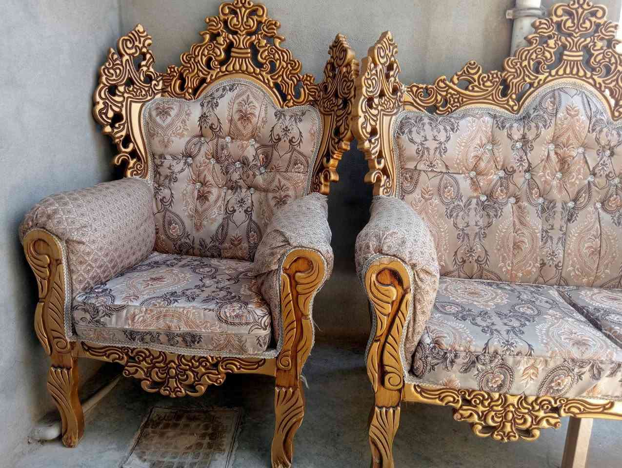 طخم قنفات ملكي نظيف..
سعره ٢٥٠ الف
فيلق ***********
