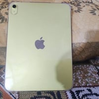 ايباد A16 11 ذاكره ٢٥٦ اخو الجديد البطارية ٩٩ صار شهر من أخذته او اقل ...