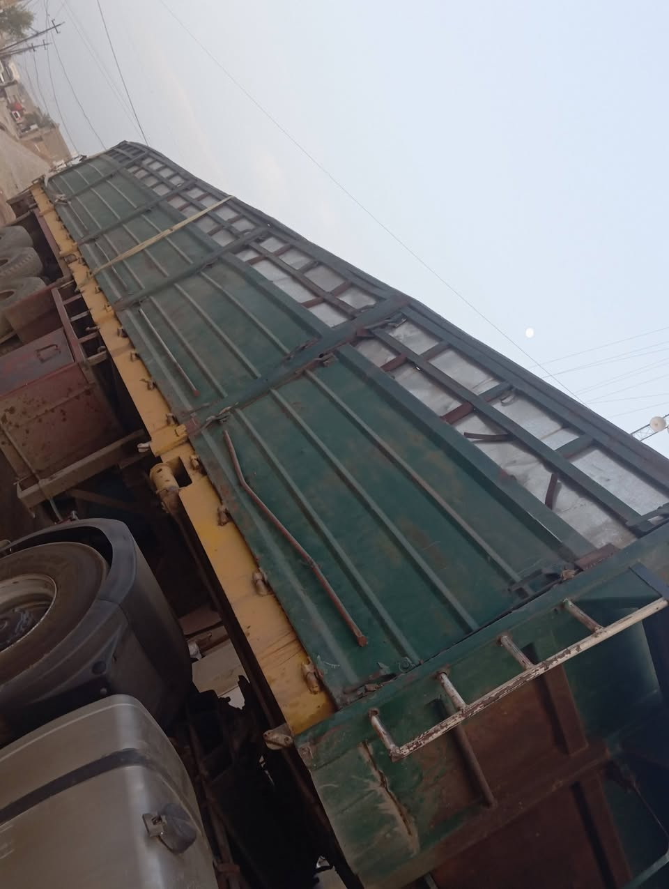 سلام عليكم عربانه لبيع سكندريه جاهزة لعمل مكلف بل نشر هذا رقم صاحب عربانه ***********.     سعر 75وبيه مجال
