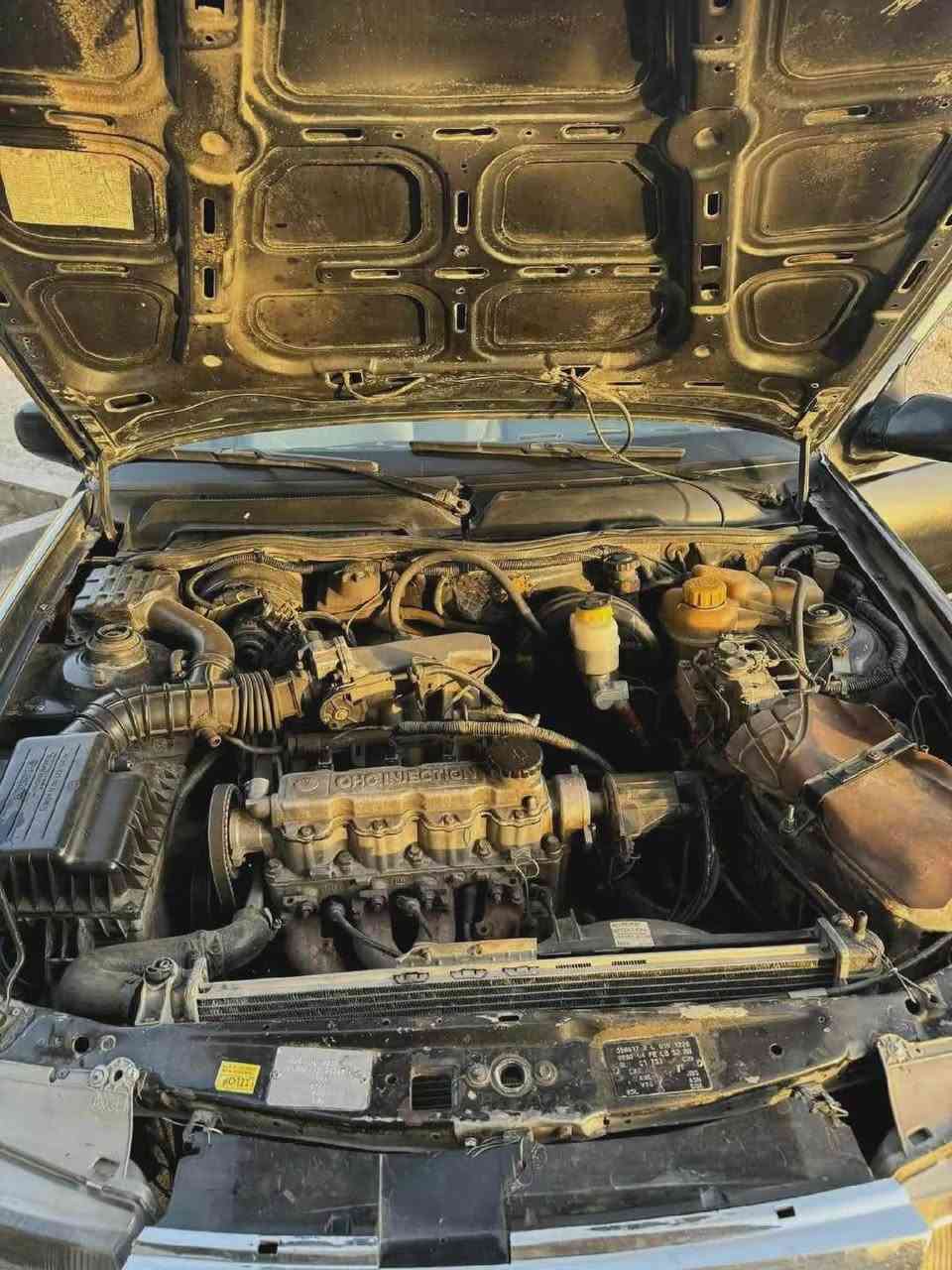 داوێ مۆدێل 94
ئارم پلاستی سلێمانی بەشەرت 
گێڕ و مەکینەی مەزبووتە 
سەیارەکە مالی فەقیرە 
بەنزین زۆر کەم دەخوات 
سەیارەکە هەیکەلی زۆر جوانە 
سعری ١٩ گەڵاو مەجالێکی برایانە 
ژ.م***********
سەیارەکە هی من نیە ئەوەرەقەمی خاوەنەکەی ♥️ Singapore
