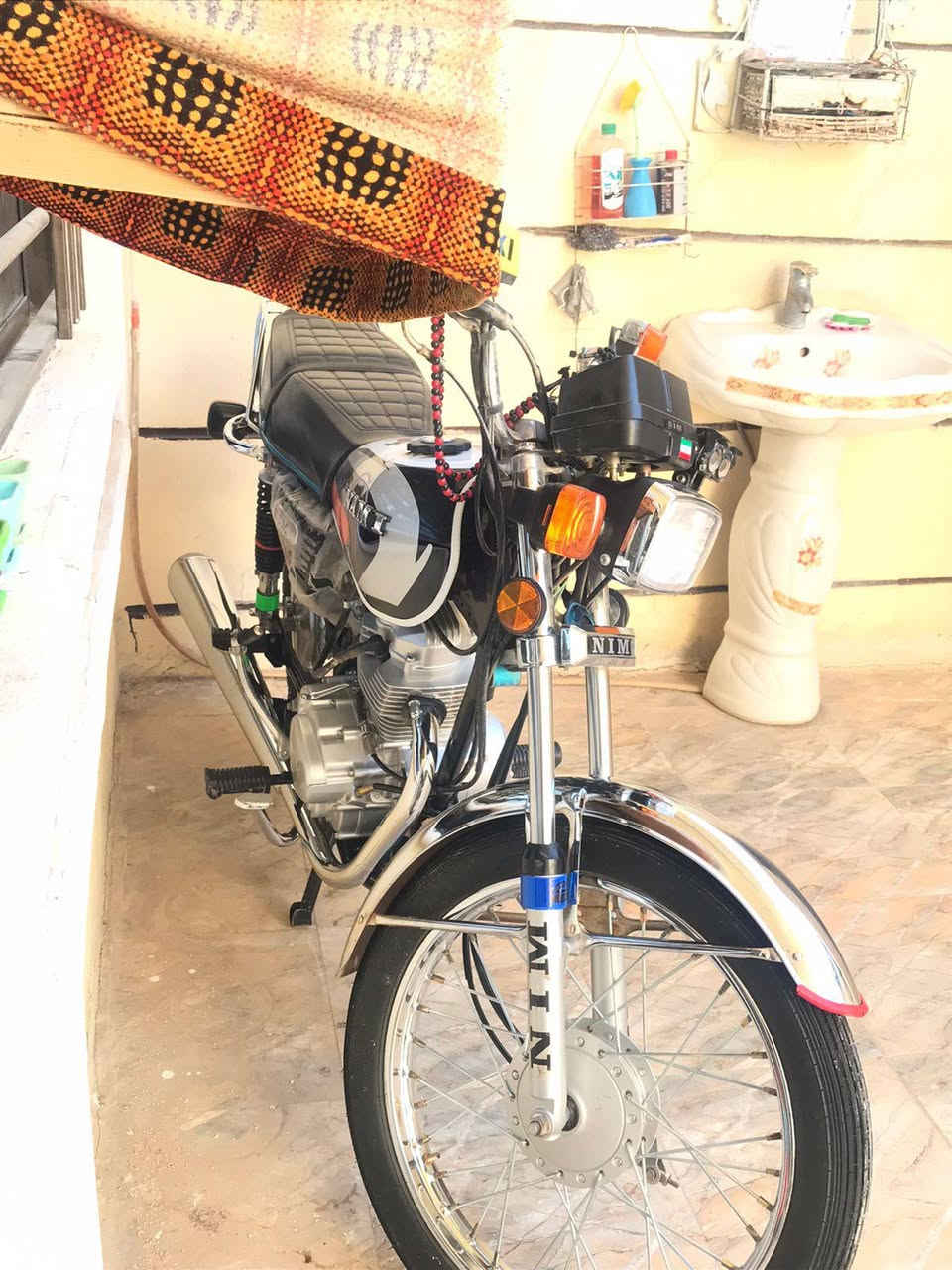 سلام عليكم دراجه نامه26 لبيع ومراوس حسب القناعه دراجه جديد مامتعوبه كفاله عامه من الشخط مكاني ديالى الخالص عليبات سعرها800وبيها مجال لطيبين 
هاتف***********👍🏽
الموشراي ليعامل ولا يزعجنه 👍🏽
