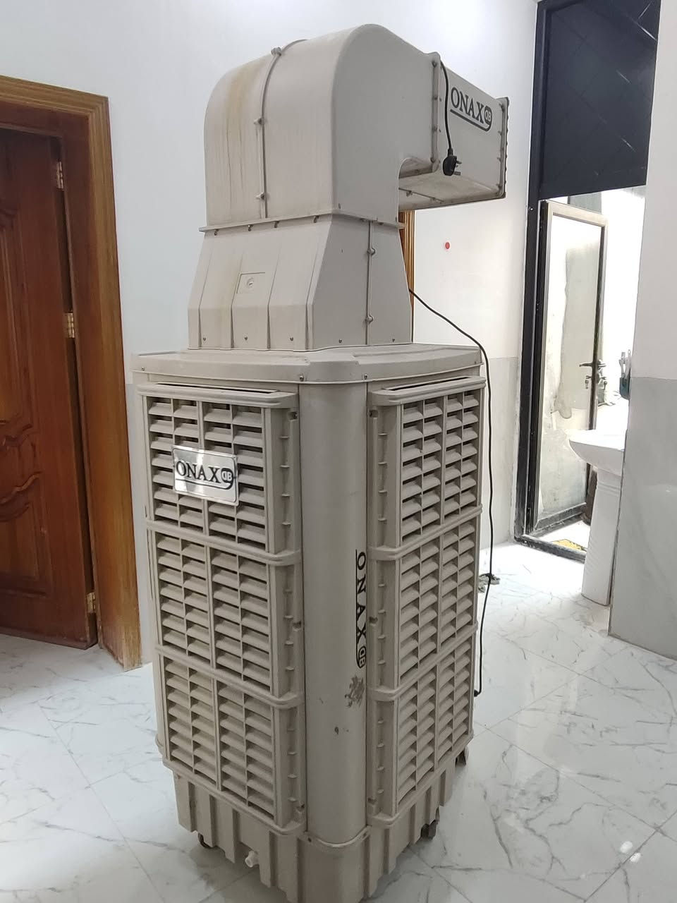 سلام عليكم
مبرده حجم كبير تفيد اصحاب المواكب نظيفة استعمال جدا قليل مبرده جديده السعر٢٥٠ استفسار اتصل على الرقم ***********
