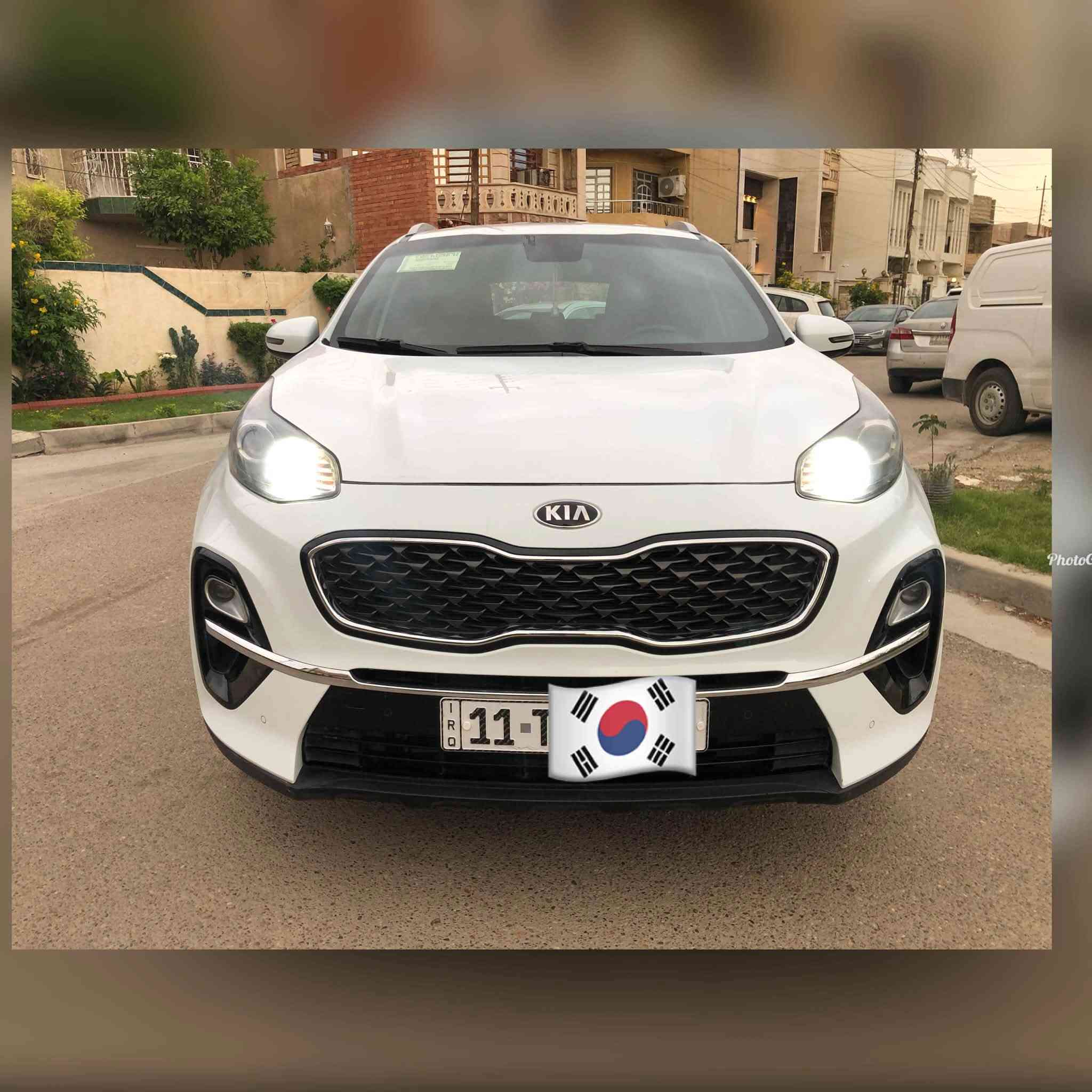 السلام عليكم اخوان سبورتج خليجي موديل ٢٠٢٠ استلام شركة لون ابيض ماشية ٩٠ الف بأسم مره السيارة بيها باب صبغ اثر شخط والباقي مكفول حتى الدعاميات محرك 2.0ويل كب 19 غرفتها جديدة السيارة جديدة على البلاد رقم بغداد دولي مكان السيارة بغداد تحويل مباشر السعر 
١٨٣ ورقة
***********
