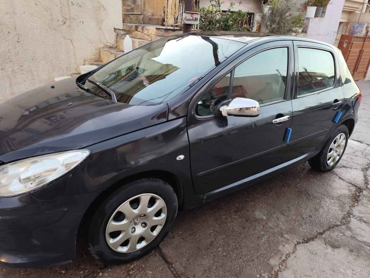 السلام عليكم 
بيجو فرنسي ٣٠٧ موديل ٢٠٠٦ حادثها الجنطة
كير محرك بلاد
السعر ٥٠ 
مكان السيارة بابل
***********
***********
