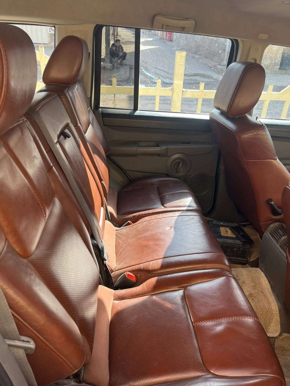 السلام عليكم جيب كوماندر 2007 للبيع اومراوس كير ومكينة جدد هيمي 8 سلندر تبريد 3 قطع كشن كهرباء أربعة دسك السعر 85 وبية مجال مكان بغداد ***********
