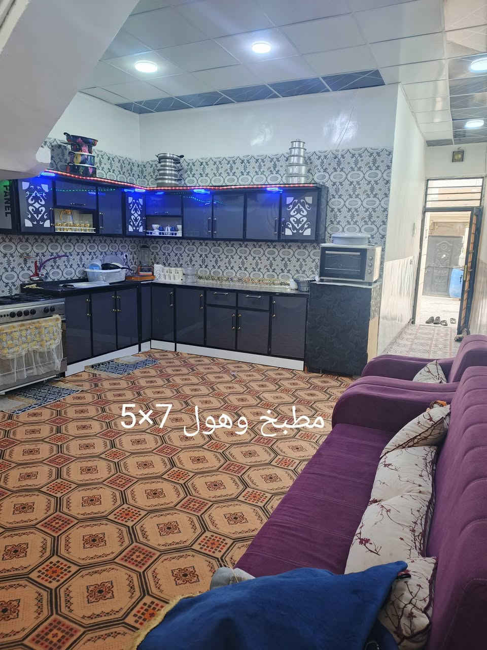 سلام عليكم بيت للبيع
مشتمل جديد المساحة 125متر 5×25
استقبال 3وربع ×6
مطبخ وهول جميع 7×5
غرفه منام 5×4
ترك وحمام وصحيات خارجية 
اساس تسليح صب
العنوان خلف الخضر 
بسد المولد ثاني فرع من تجي 
من صب الريسي
السعر 30وبي مجال حك الجيه
رقم الهاتف ***********
