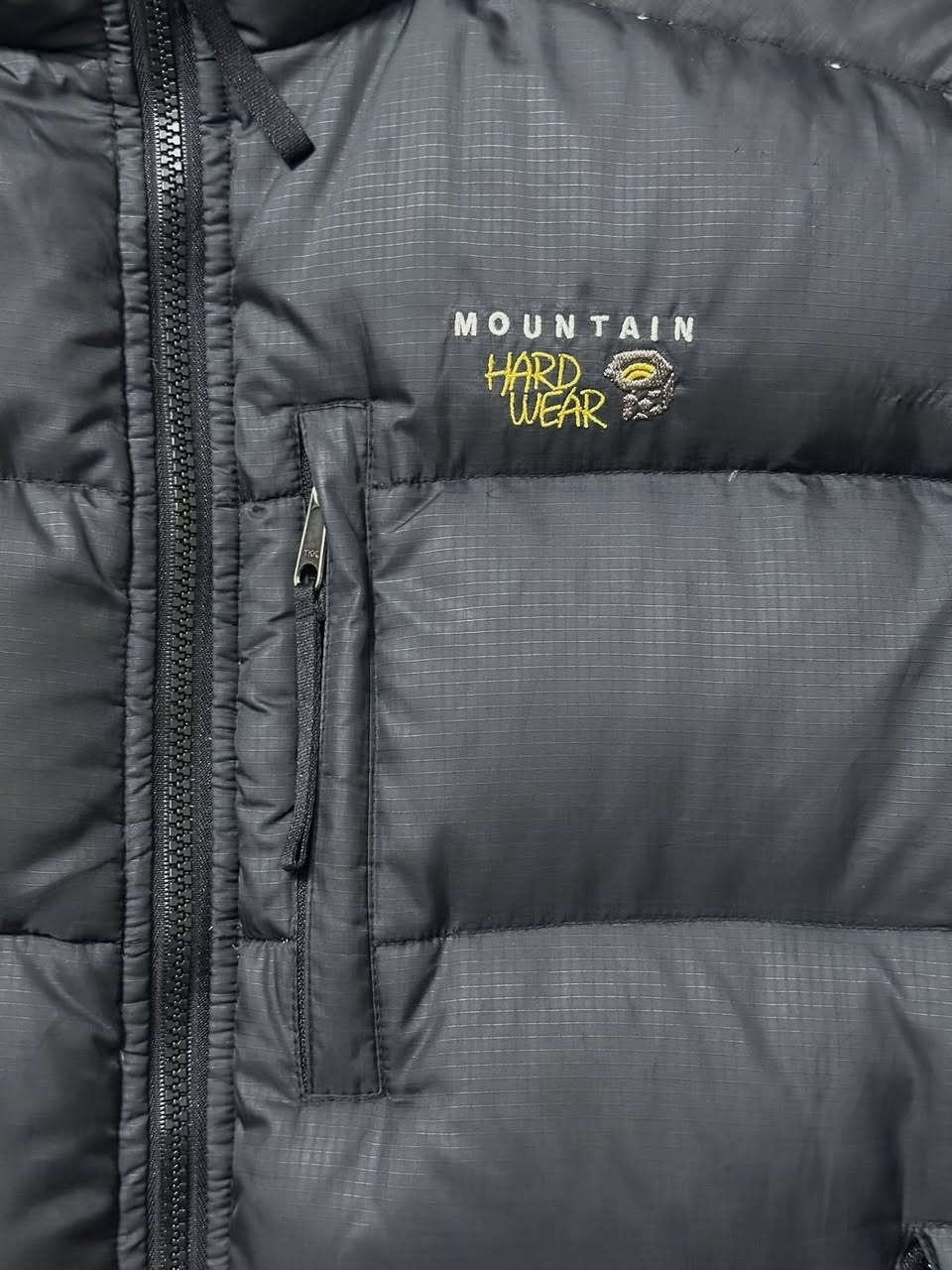 سڵاو و ڕێز
ئێلەگ پەڕی 650 
بڕاندی Mountain Hardwear 🇺🇸 
ئۆرجیناڵ خاوێنی %99

سایزی M 

گەیاندن بۆ سەرجەم شارەکان بەردەستە
کەناڵی تیلیگرام
https://t.me/davarsstore


**إذا كنت صاحب هذا الإعلان وتريد حذفه لأي سبب، رجاءا أرسل رسالة إلى الدعم الفني**