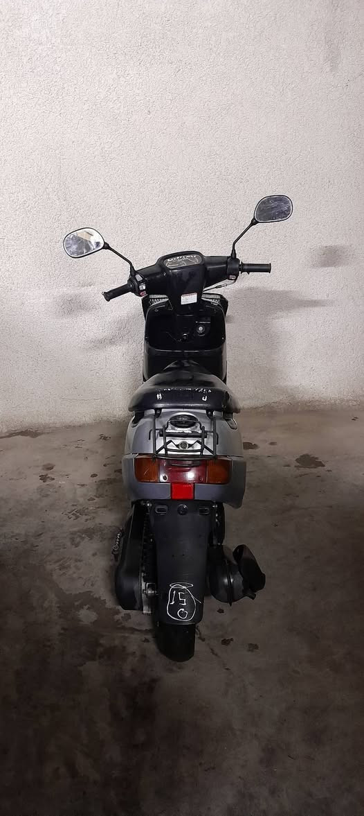 السلام عليكم اخوان دراجه بطه للبيع جديده كولش اصليه اتصال ***********
