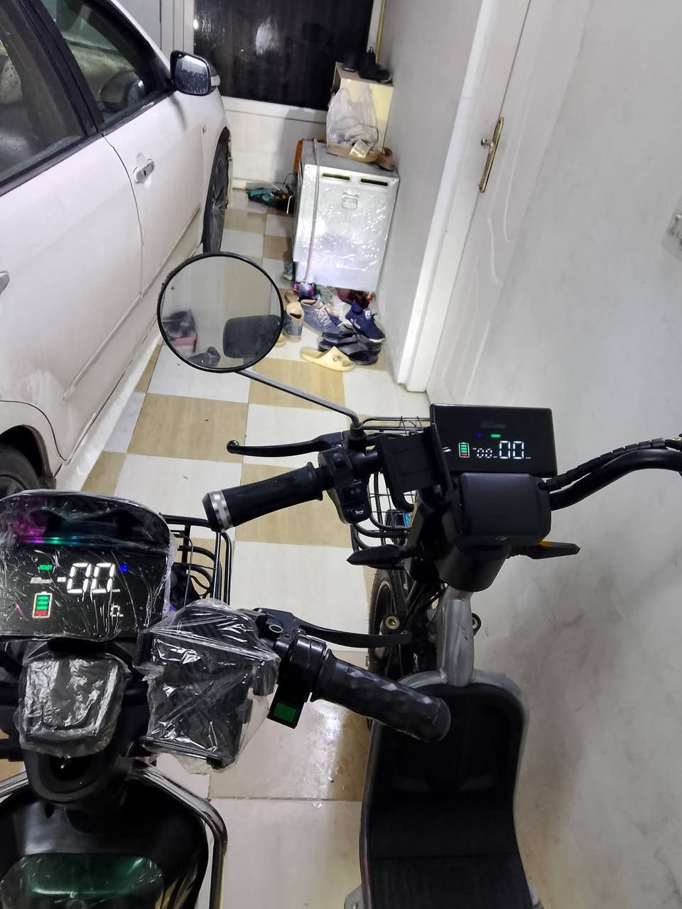 السلام عليكم للبيع دراجات شحن أولا الاسود. حجم 20 فول مواصفات بصمه تشغيل عن بعد كهربائيات كله شغاله وسويج شاشه لابتوب وبلوتوث عدد البطاريات 6دبل مع شاحنه جاهز سعر 350الثاني الزيتوني أيضاً فول مواصفات وبصمة تشغيل عن بعد كهربائيات كله شغاله وسويج شاشه لابتوب وبلوتوث عدد البطاريات 5دبل حجم 16مع شاحنه جاهز مجهز بالكامل سعر الزيتوني 300مكان شقلاوة والشراي اجيبه اربيل رقم الاتصال ***********
