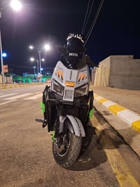 دراجة شحن صاعقة • ٦ بطاريات • مستخدم قليل