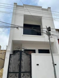 للبيع 100 م بناء حديث وتصميم متكامل! 🏠✨ الموقع: حي الجهاد - منطقة الأم...