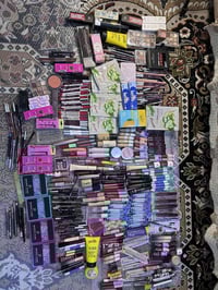 شلعة مكياج 400 قطعه بيهم قطع اصلية وبيهم قطع امزون وشي ان شرط تفحصهم ا...