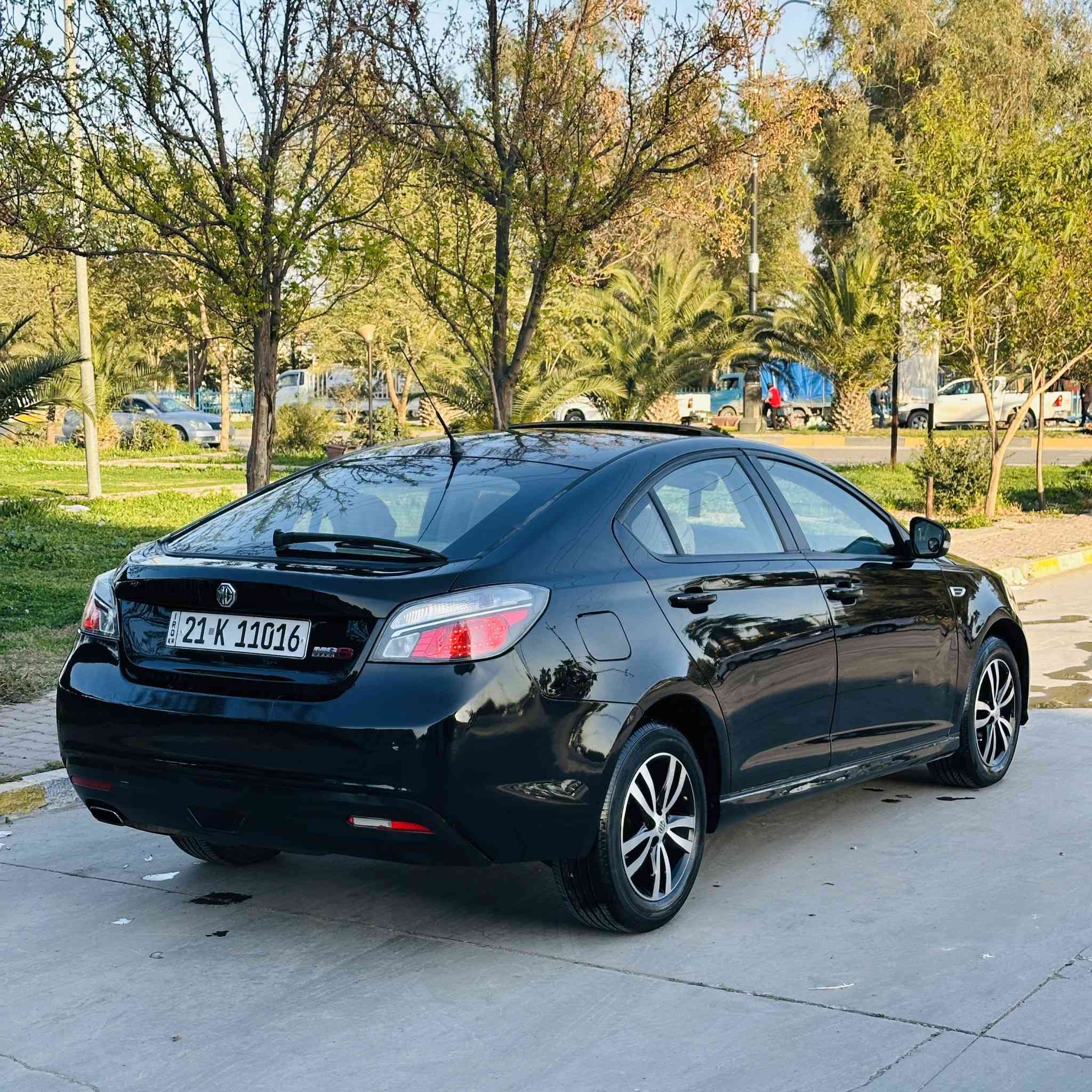 MG 6 2014
مەکینە 1.8
 بەسمەو سلایت   
٢پارچە بۆیاخی هەیە بێ ناوگرتن
گێڕو مەکینە بەشەرت
٤تایەی تازە 
بەناوی خۆمەوەیە هەتا 2029
نرخی 68 گەڵا 
شوێن کەلار 
***********
