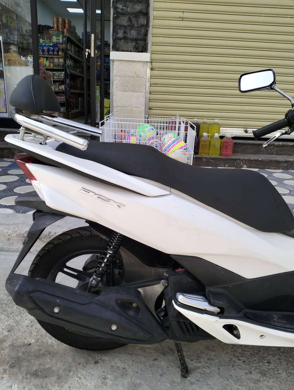 السلام عليكم للبيع دراجة pcx الدراجة جديدة مكفولة مكاني بغداد الشماعية ***********
