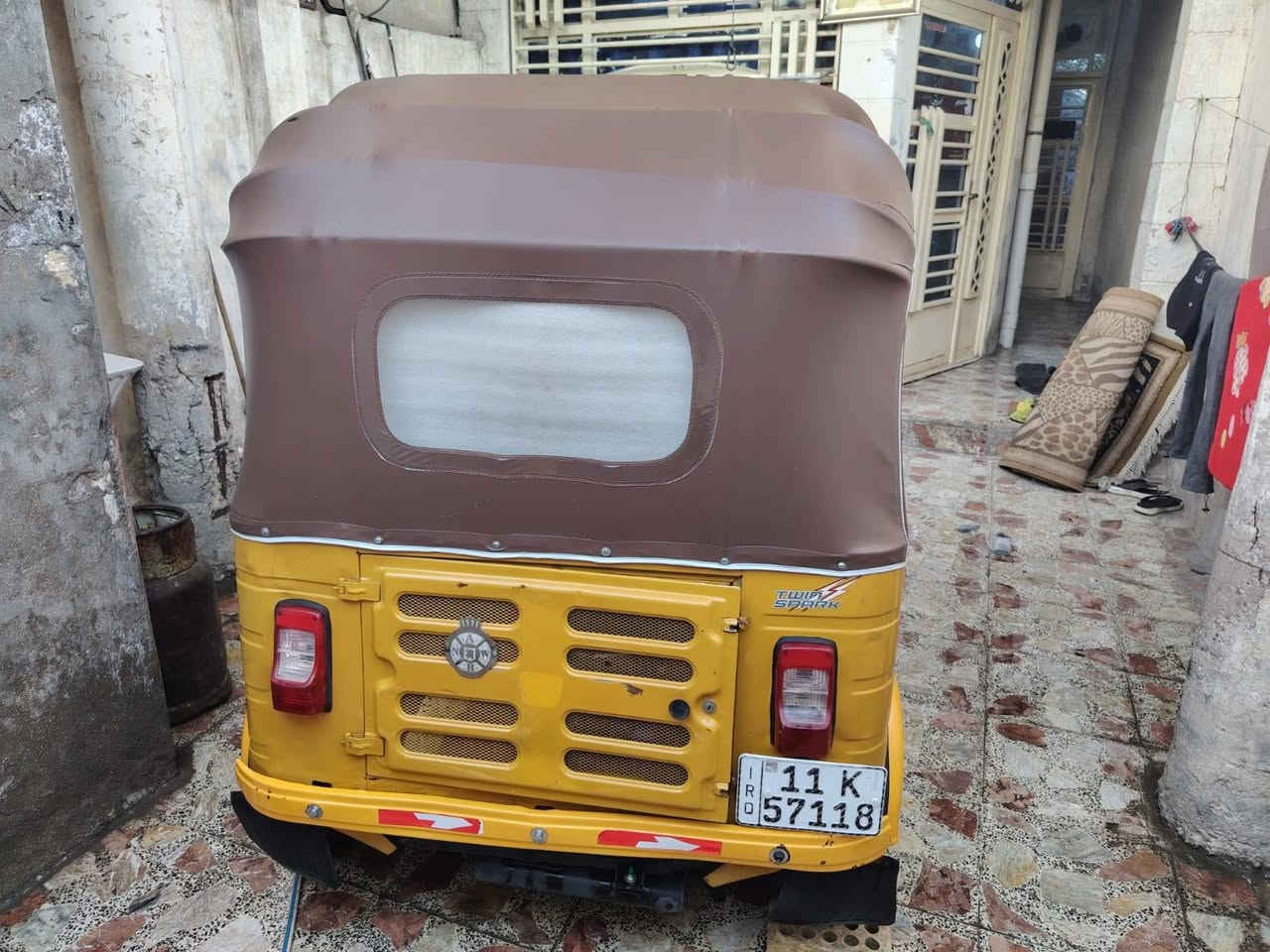 سلام عليكم ورحمة الله وبركاته
تكتك موديل 20 شهر 8 مكينه وكسن خير من الله
كهربايات كلهه شغاله بسمي شرط تحويل
هزه جديده مكان عبيدي ***********
