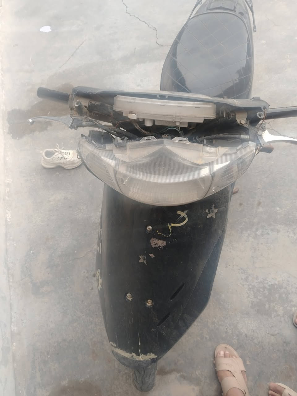 السلام عليكم دراجه ياباني 60 مكينه مامفتوحه بس طفت وحدها للبيع السعر100
***********
