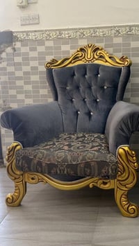 تخم قنفات • صوفا • للبيع