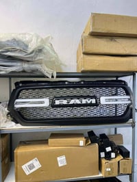 مركز هيمي🇺🇸  يتوفر قطع غيار لجميع السيارات الامركيه 🇺🇸✅  يتوفر توصيل ل...