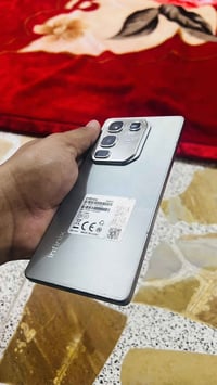 متوفر جهاز انفنكس نوت 50   ذاكره 256   الرام12+  شاحنه 90 واط  كامل مل...