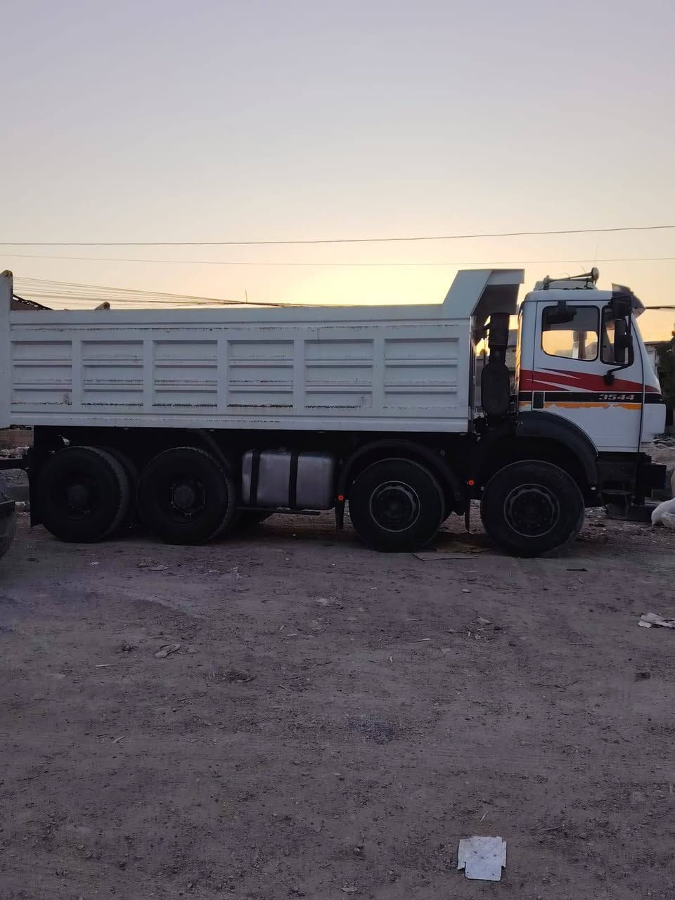 البي كرواتي قاطره مقطوره للبيع موديل ١٩٩٥ مكينه ٤٤ كير ١٨٠ مجموع جيف ام القيطان الرقم بغداد السياره باسمي تخم تاير ابيع بس للراس عادي والقطوره بوحده عادي لاستفسار لاتصال بل رقم *********** مكان بغداد الغزاليه
