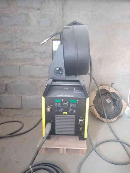 اعاده نشر بسبب الوعود الكاذبه مكينه ايساب 500 امبير مك مع فيدر وكامل ملحقاته مكينه جديده مامشتغله للاستفسار خاص او الاتصال ***********
