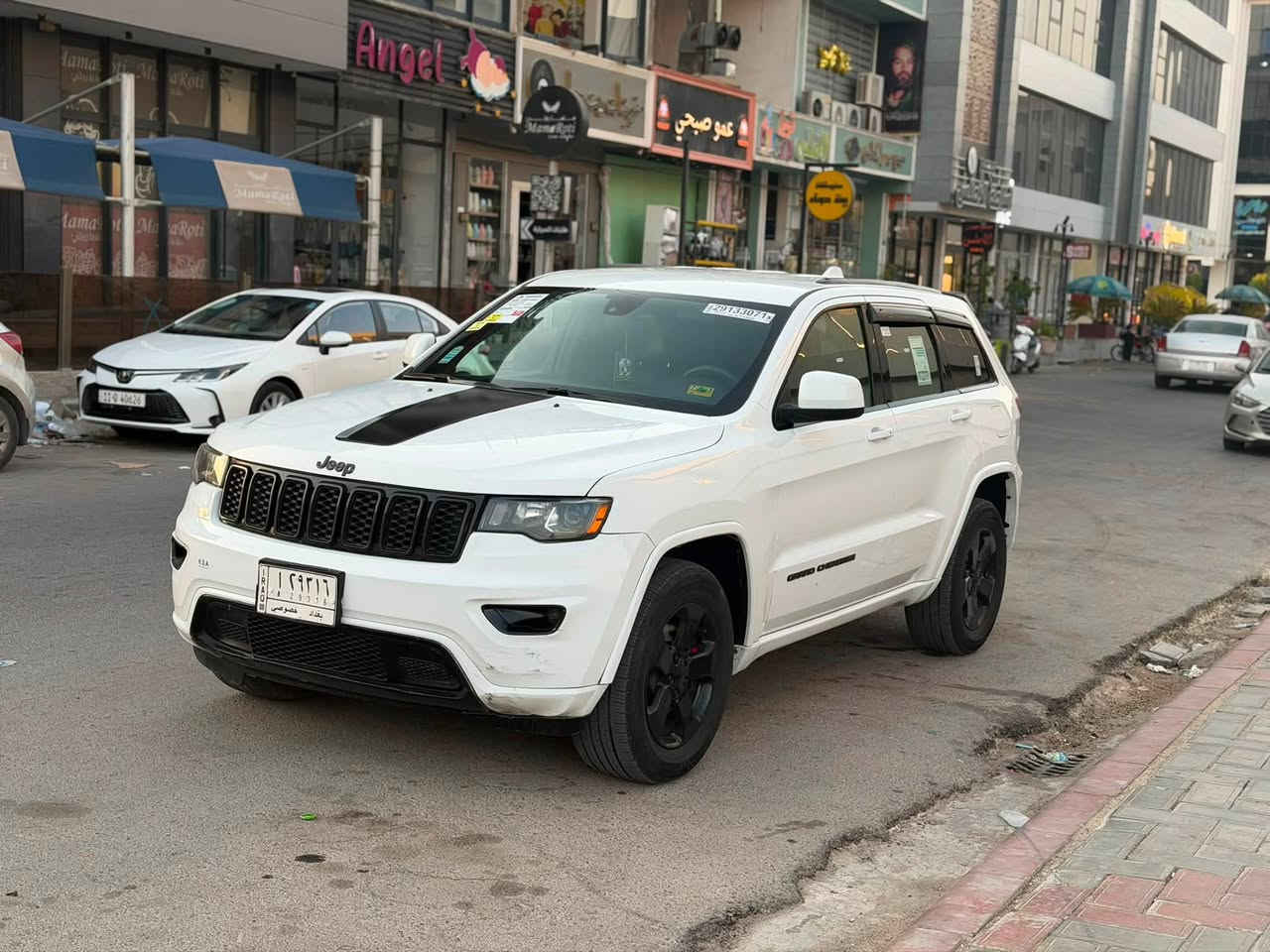 سلام عليكم جيب شيروكي البيع موديل 2018 سياره جاهره كير مكينه حداديه تخم تاير تبريد كله جديد سنويه جديده بسمي مداور ثاني يوم سياره بيه بابين رش صبغ فقط والباقي مكفول السعر 183 وبيه مجال المكان السماوه الاستفسار ***********
