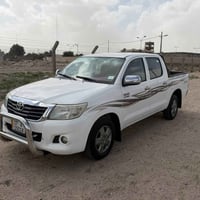 بيكم هايلوكس اوتماتيك 2015 بيه بارد قليل سياره نضيفه تخم تاير جديد حدا...