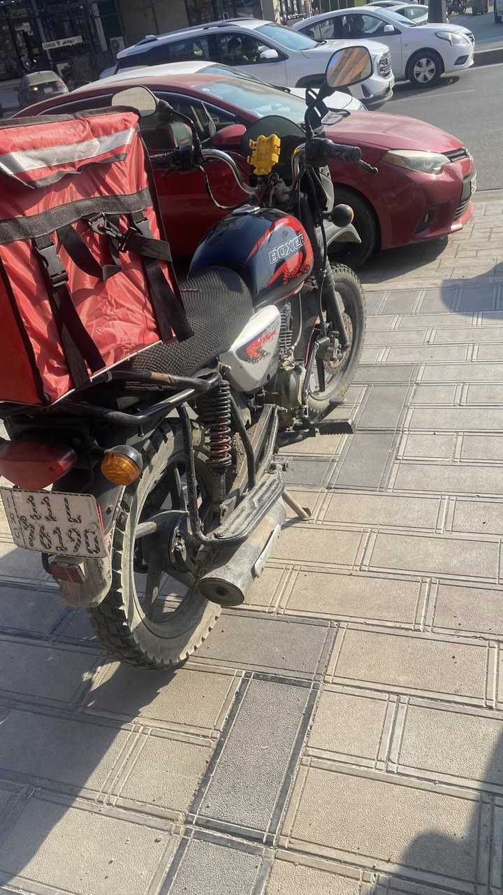 سلام عليكم 
للبيع بوكسر مودليل 2021مرقمه كامله بسمي تحويل ثاني يوم مجفته تجفيت شركة دراجه كلشي مابيه خير من الله بيه شويه نقوصات بسيطه سعر مليون و700وبيه مجال حك الجيه العنوان الدوره او السيديه رقم ***********
