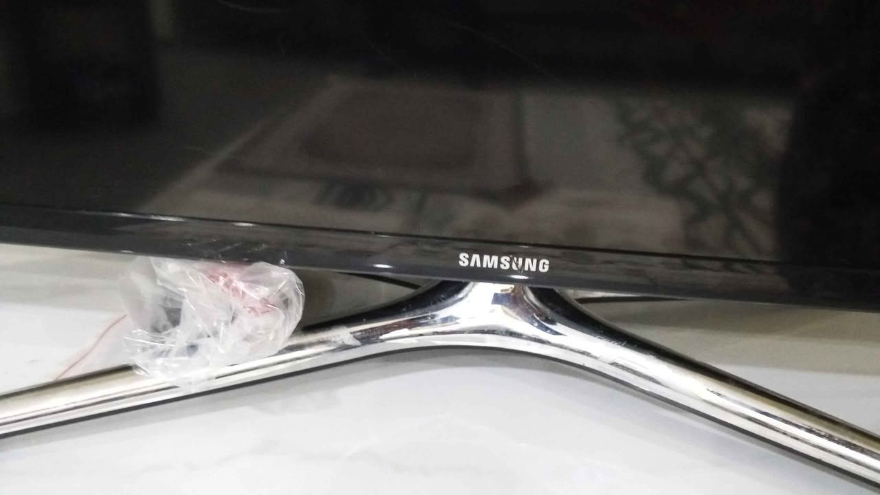 تيفي شاشة 40 س سامسونگي ماليزي زؤر پاك و بيعةيبة و كؤنترؤلي ماوس و شوين هةولير بنةسلاوة سعري 175 هزار  *********** أربيل, العراق
