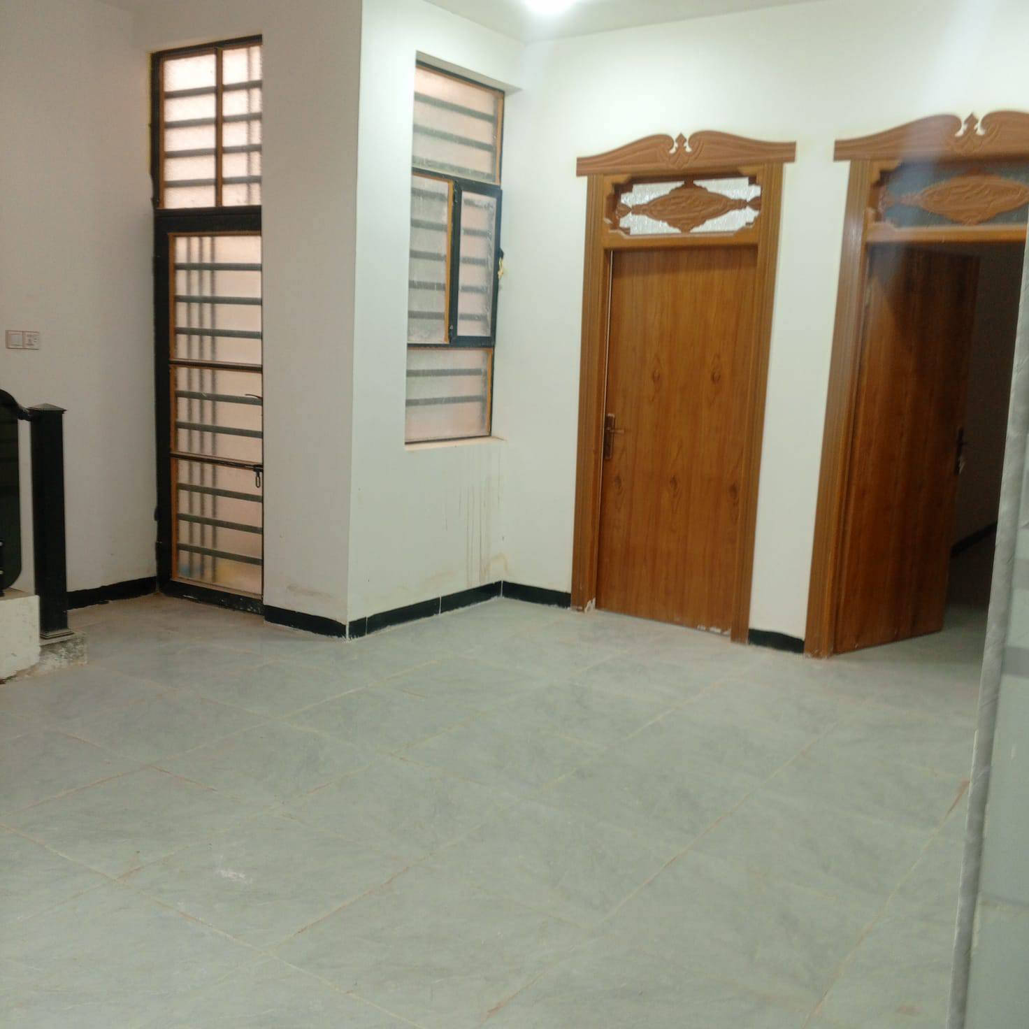 (((يعلن مكتب بركات الزهراء)))
#بيت مساحه 130سعر💵43💵وبيه مجال 
  م #طابو_زراعي  سند ٢٥
نجف مقابل ملحق قريه لغدير  مباشر مباشر 🤑   

غرفه 2// مطبخ// صاله// استقبال// صحيات خارج وداخل 

كراج

بناء ممتاز// اساس وسقف صب 
طابوق 🧱 جمهوري

كل البيت #سقوف_ثانويه

كل الخدمات موجوده 
مدارس 🏫 سوق #تبليط 

مقابل  قرية الغدير #مكتب_بركات _الزاهراء عامود 301بلضبط ***********عنوان نجف
