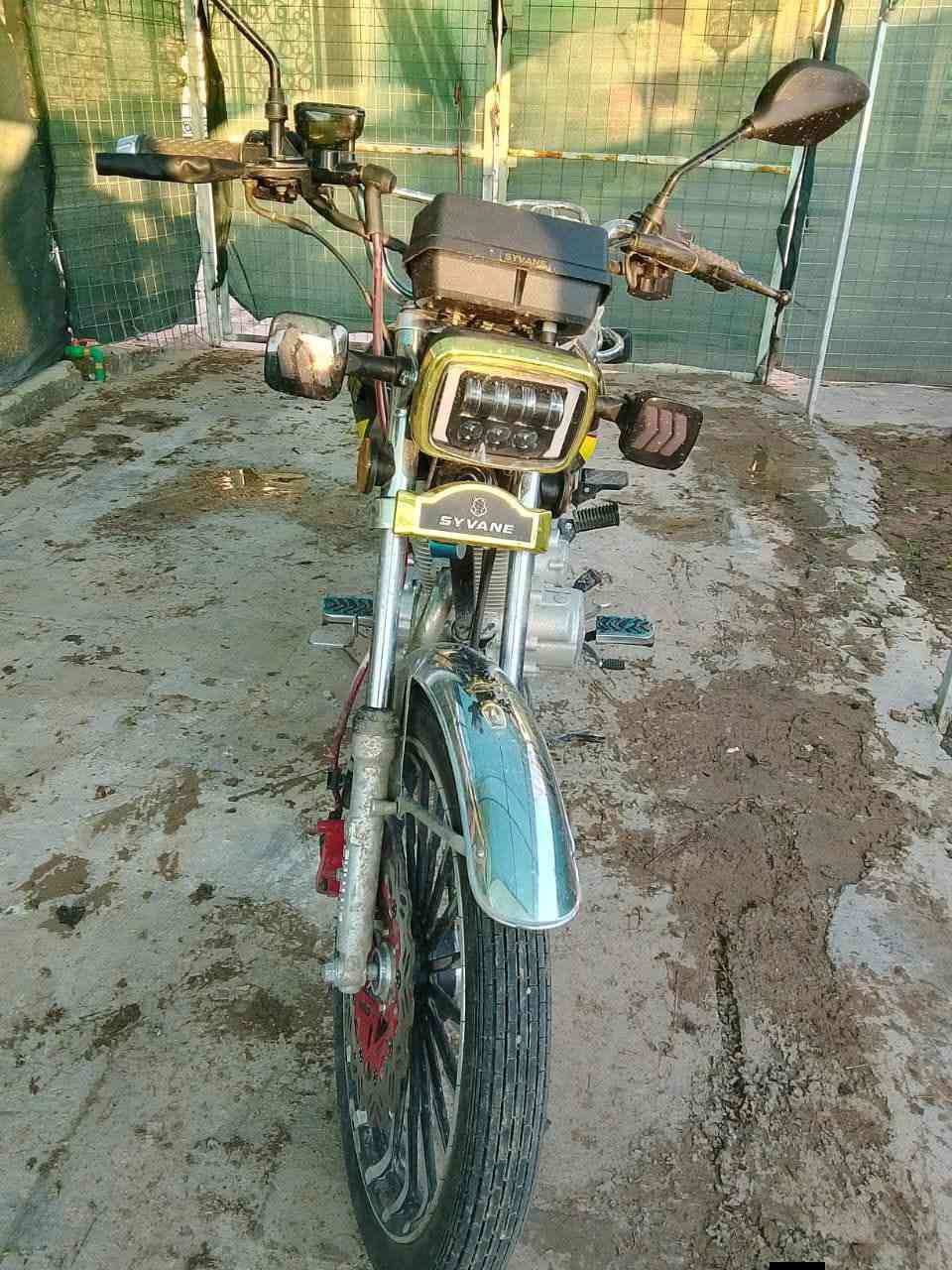 سلام عليكم شباب ماطور جديد صارلي 3 أيام من اشتريتو جديد بعدو ما ماشي متوازي ع فلوسو حيل 
ملفيس موجود حتا بانزين محسن بي اخذتو 900
رقمي ‏‪***********‬‏
