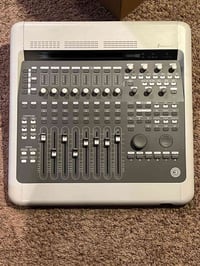 للبيع كرت صوت و مكسر من ماركه عالميه دجدزاين 003  فاليوم اوتوماتيك 077...