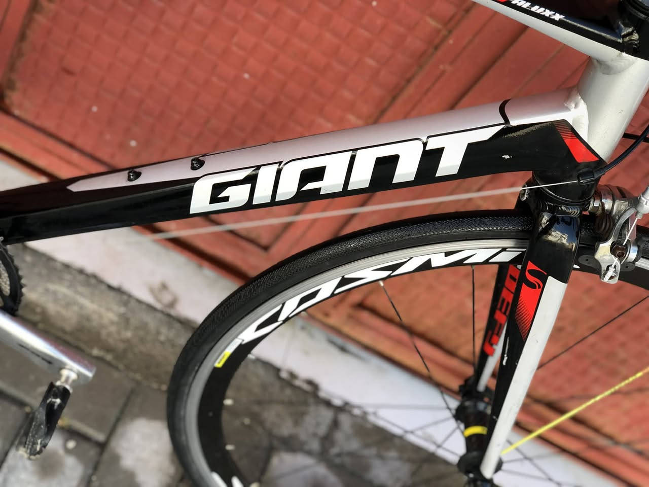 🚴‍♂️🔥 للبيع بايسكل رود احترافي 🔥🚴‍♂️
النوع / Giant 🇹🇼
Road Bike سريع وخفيف 😍
✅ البايك نضيف جدًا واستعمال مرتب
✅ سحب سريع ومريح بالطريق
✅ مناسب للمشاوير والسرعة والتمارين 🔥
📌 المواصفات:
▫️الفريم : ألمنيوم خفيف وقوي
▫️القياس : 28
▫️حجم الفريم : M
▫️الارتفاع : 51 سم
⚙️ نظام السرعات: شفتر + بريك متصل
كيرات : 2×8
🔧 القطع: ▫️مكينة خلفي : Shimano Claris
▫️مكينة أمامي : Shimano Claris
▫️بريكات : Shimano Tiagra 🔥
▫️هيدست FSA بولبرنك ناعم جدًا 😮‍💨
🛞 الويليات : Mavic Pro Carbon
صوت طرب عالي جدًا 😍🔥
🖤 استيرن كاربون
🖤 بايدر قفل
🖤 تايرات 700×25 سريعة وثبات ممتاز
🎁 ويـاه عداد سرعة + جنطة 😍🔥
📍المكان : السليمانية
💰السعر : 450 ألف وبيه مجال  👌🔥

البايك مرتب ونظيف جدًا وما يحتاج أي صرف ✨🚴‍♂️


**إذا كنت صاحب هذا الإعلان وتريد حذفه لأي سبب، رجاءا أرسل رسالة إلى الدعم الفني**