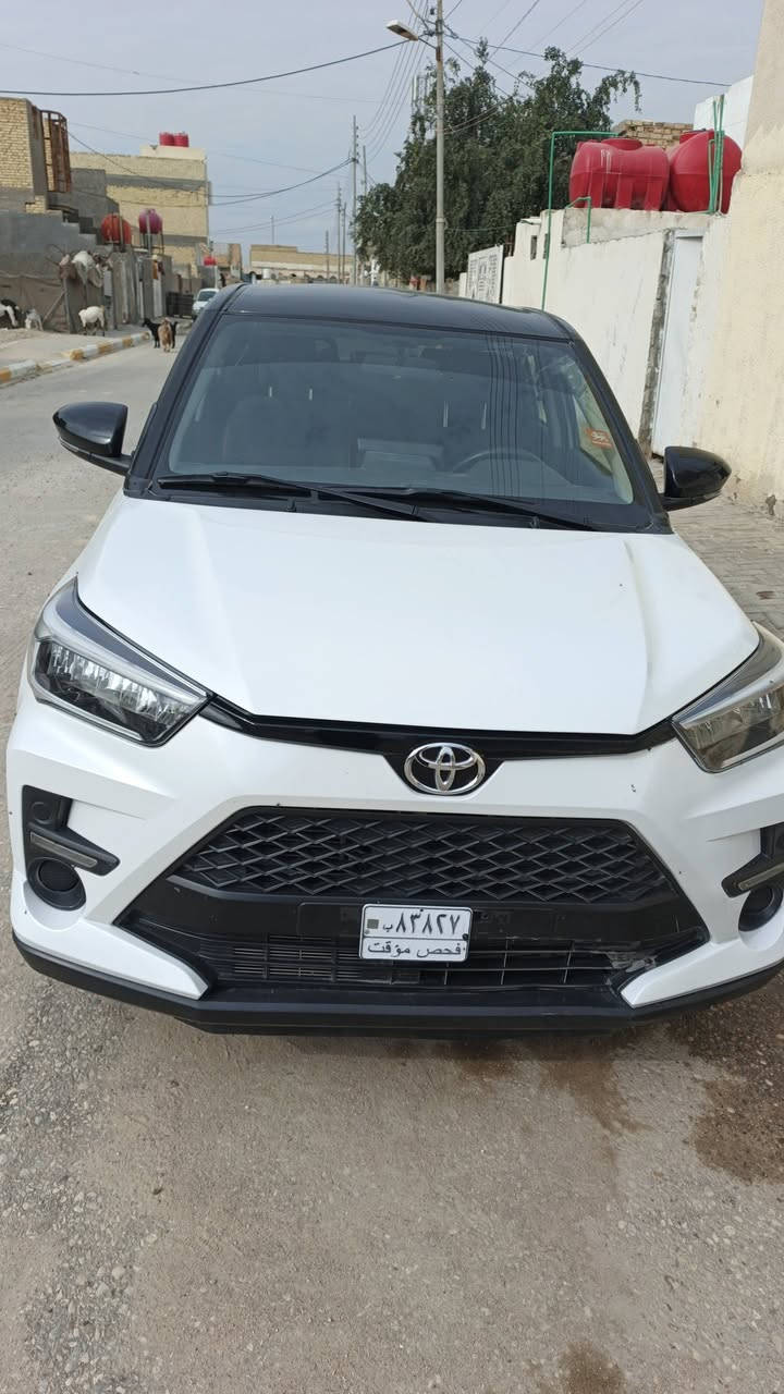 سلام عليكم.. سياره  تيوته كوري رايز٢٠٢٣
١٥٠٠ محرك تيربوو
ماشيه 60الف
سماوه _ قضاء الخضر 
***********
١٤٠ السعر وبيها مجال
