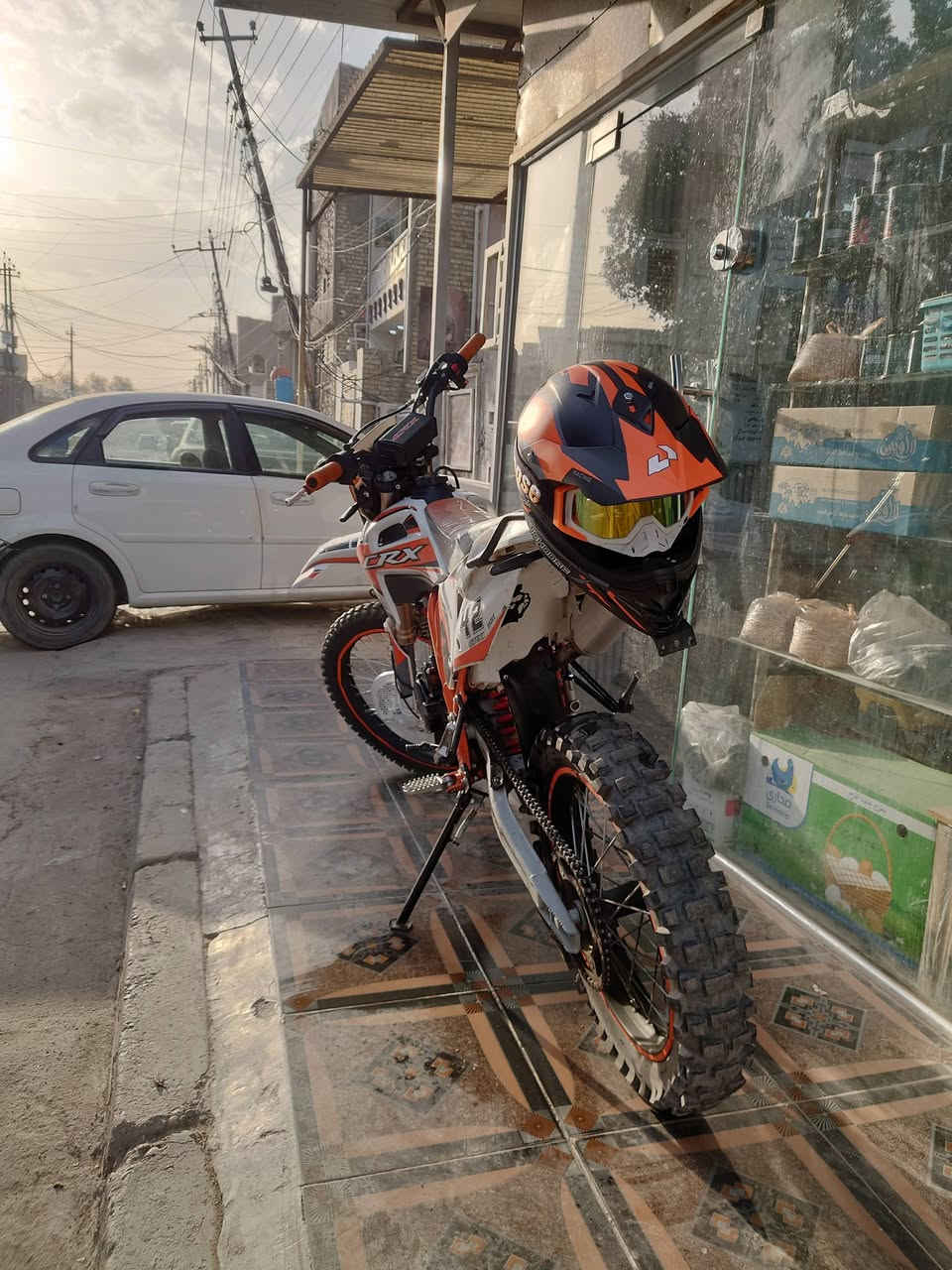 السلام عليكم قفاز crx موديل 2025 المكينة 350 cc الدراجة خير من الله واحلا من الصور راح يصير 4 اشهر من طالعة من المعرض كل نقص ما بيهة السعر 1700 الشراي ***********
