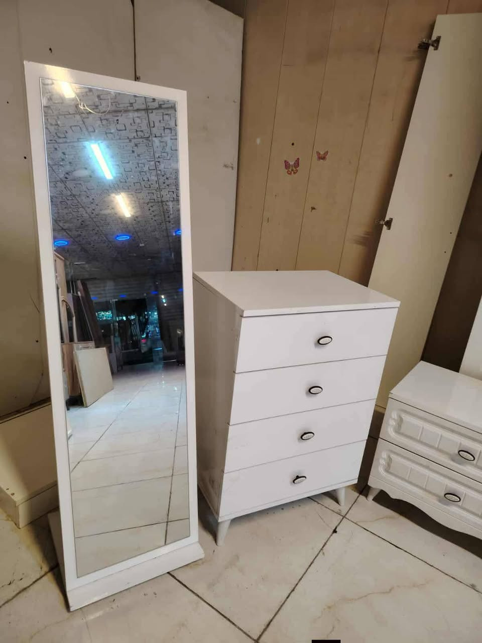 750قففل فول نضافه وماركه كانتري معه شد ونقل داخل بغداد مجانا للحجز واتس ***********
