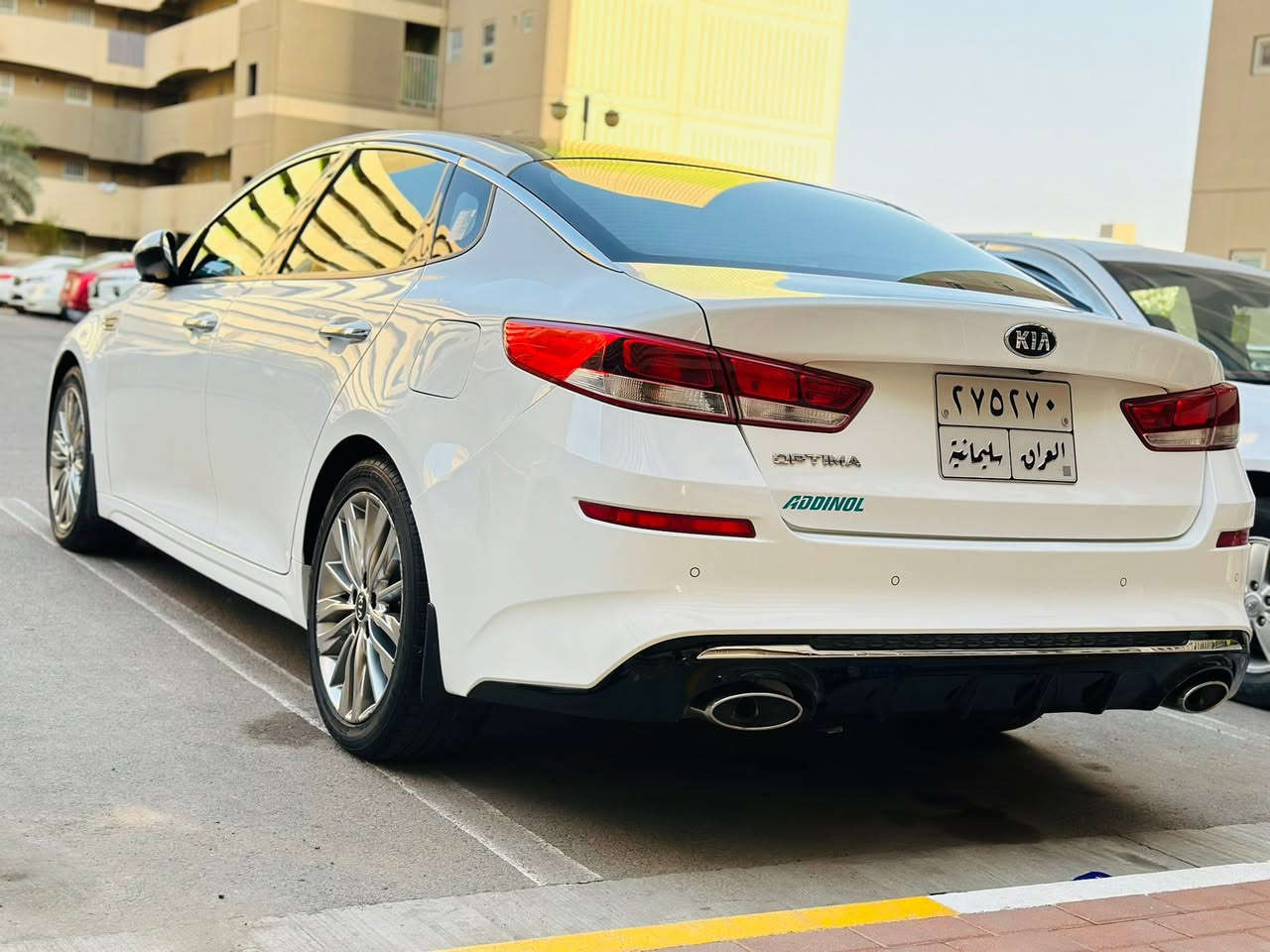 السلام عليكم
اوبتيما 19 خليجي ماشيه 145الف كيلو
بصمتين وغراض الشركه موجودة كلهة

السعر 175$

مواصفاتها
1.بانروما
2. حساسات اماميه وخلفيه
3. ويل 19
4. تحكمات استيرن
5. شفتات كير ب الاستيرن
6. كير اوتو  و عادي
7. مكينه 2400  دوش دبل صالنصه
8. كشنات مخمل لون رصاصي
9. كير ومكينه مكفولات من كلشي
10. واكو بعد مواصفات بيهة مااعرفهن 
السياره بيهة كارت تكحيل بل جاملغ الخلفي 
وره السكن 
والبنيد مثل ماموضح بالصوره
11. رقم الهاتف ***********
