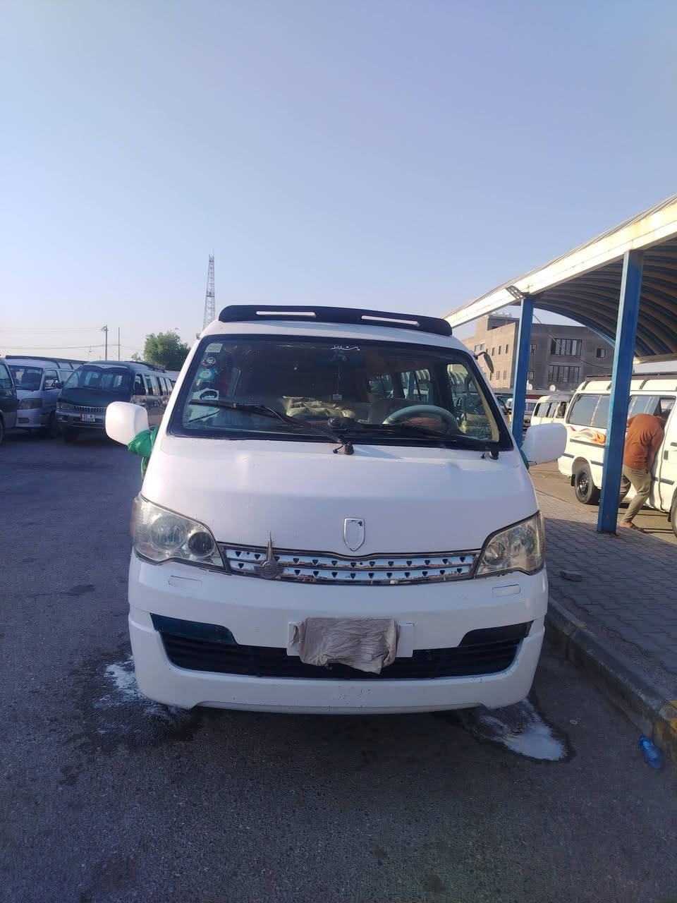 سلام عليكم جنبي مكفوله بيها طخه بل ربع وكير وكس ومحرك مكفولات بسم صاحبي تحويل ثاني يوم بيه تخم تايرات جديدات حداديته 80٪سياره جاهزه سعر خاص تصل ***********
