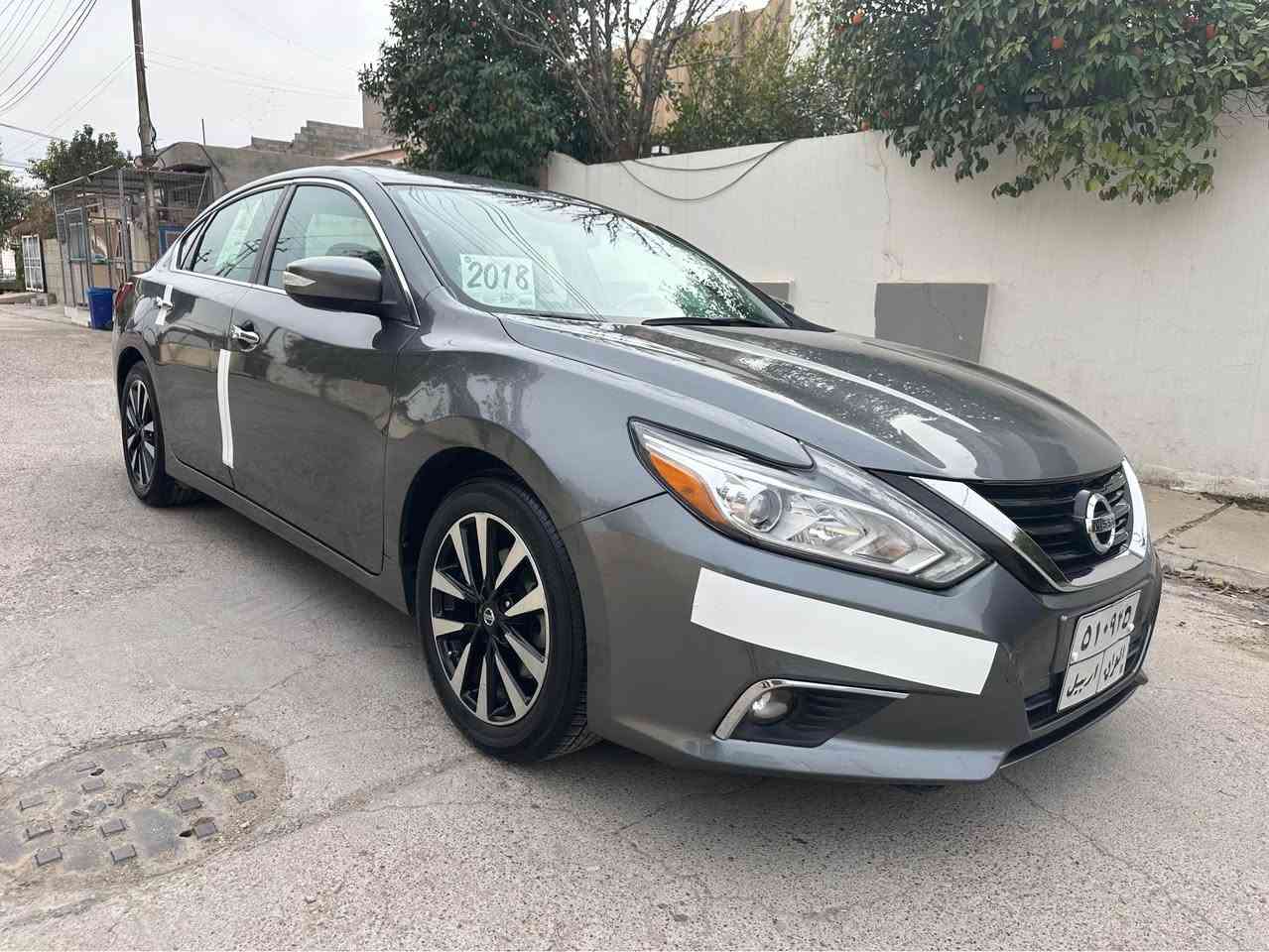 نيسان ألتيما وارد أمريكي موديل 2018 مواصفات SL لون نفطي محرك 4سلندر حجم 2.5 كير محرك شرط
حادث السياره جامرلغ او بنيد طرف سايق دواخل شي قليل بس رصعه خفيف شرط مواصفات سياره معروفه
كشنات جلد +هيتر + كهربائي
أستيرن هيتر او تحكمات شغال
مرايات اشارة
تبريد قطعتين
رادار أمامي 
رادار جانبي
شاشة كاميره
شغال عن بعد
بيبان بصمة
صندوك بصمة
داخل فورميكا
ويل كروم بلاد
سبير كروم بلادي 
لايتات ليد
بلوتوث+ اي واكس
سيارجاهزة تخم تايرات جديد تبريد تدفئه كهربائيات شغال للبيع فقط بدون مراوس شرط تحويل دفتربانزين بي مكان السيارة كركوك سعرالسيارة 123$بي مجال بصيط لطيبين 
***********
*********** كركوك, العراق

