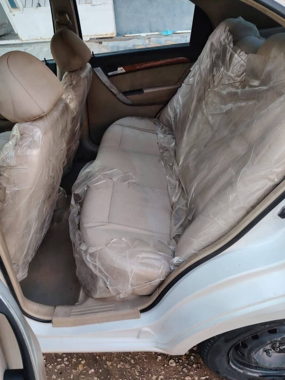 افيو مديل 2010 شركه عامه  محرك مفتوح  سياره كفاله من ضربه وتبديل وصبغ  سياره فقط بيه باردات  ويل وتاير 14.تريد وكاله وتريد تحويل باسم كردي رقم اربيل سعره 68 وبيه مجال بسيط. رقم المبايل. ***********
