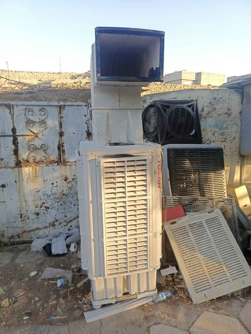 كنفيرة للبيع جديدة ما ستخدمة شي قليل السعر 175.  الاستفسار ***********
