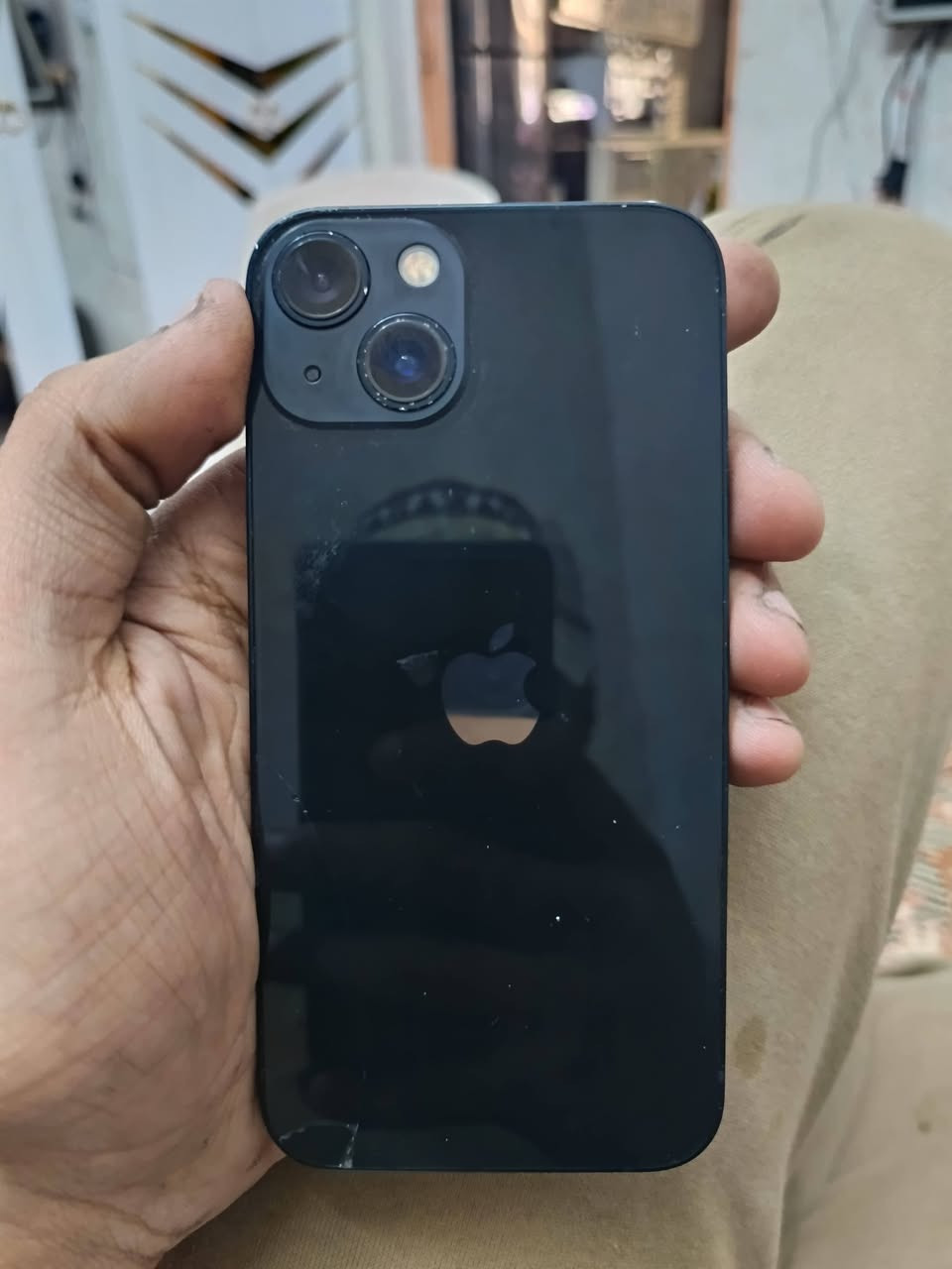 السلام عليكم ايفون 13 للبيع 
الجهاز كلشي ممبدل لون نيلي فطر بسيط بلضهر مكاني بغداد الدورة السعر350 قفل لتدور وياي رقم واتساب ***********
