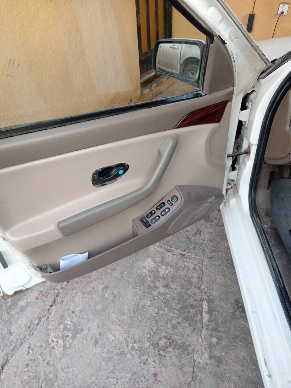 سمند للبيع رقم بابل انكليزي موديل 2010 بيه صبغ ابيع حزام بيه نواقص مكان السيارة بغداد اليوسفية خط السريع قرب معمل زينب السعر 33بيه مجال بيع او مراوس اقل تكسي اي شي رقم تلفوني ***********
