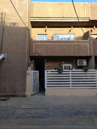 ورحمه الله وبركاته عفوا رايد بيت بمجمع البدور السكني مساحه ١٦٠ عفوا مر...