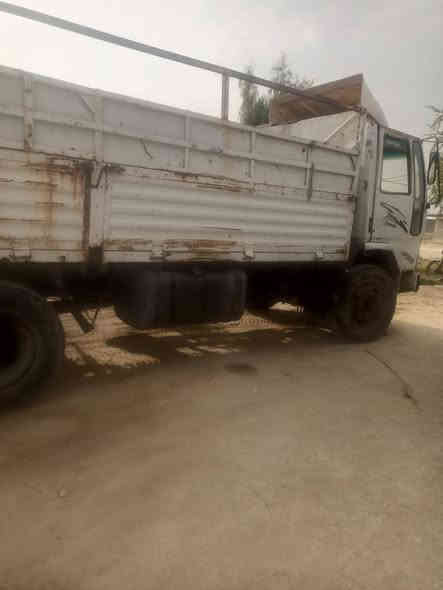 سلام عليكم هينو للبيع كير ومكينه نضيفات شاصي نضيف  تخم باتري جديد رقم انبار الماني مشروع وطنيه سنويه 2028  سعر 5 مليون وبيها مجال مكان كربلاء قضاء عين تمر***********
