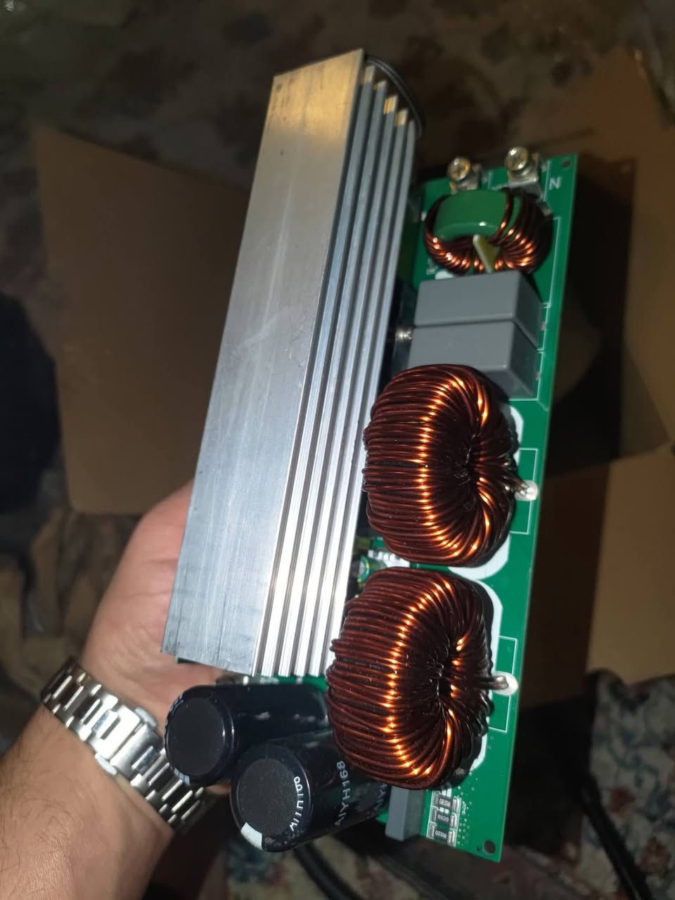 جهاز توليد كهرباء 220v جيبة نقية١٠٠%مباشر من الالواح الشمسية بقدرة 4kw من320 فولت الى 450 فولت يعني يشتغل من ٦ الى ٩ لوح اني دخلت ١٩٠ فولت من الالواح خرجلي 130 فولت Ac لان الواح ماعندي كامله بيه حماية من الارتفاع والشورت يخدم التشغيل النهاري مثل الزراعي وغيره تكدر تربطله جهاز حماية بالخرج  وتستخدمه وبيه مكان مروحه تكدر اتضيفله  السعر  ٩٠ الف لان سعره غالي


**إذا كنت صاحب هذا الإعلان وتريد حذفه لأي سبب، رجاءا أرسل رسالة إلى الدعم الفني**