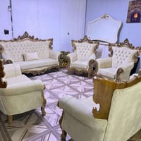 تخم ملكي • ١٠ مقاعد • مجال قليل