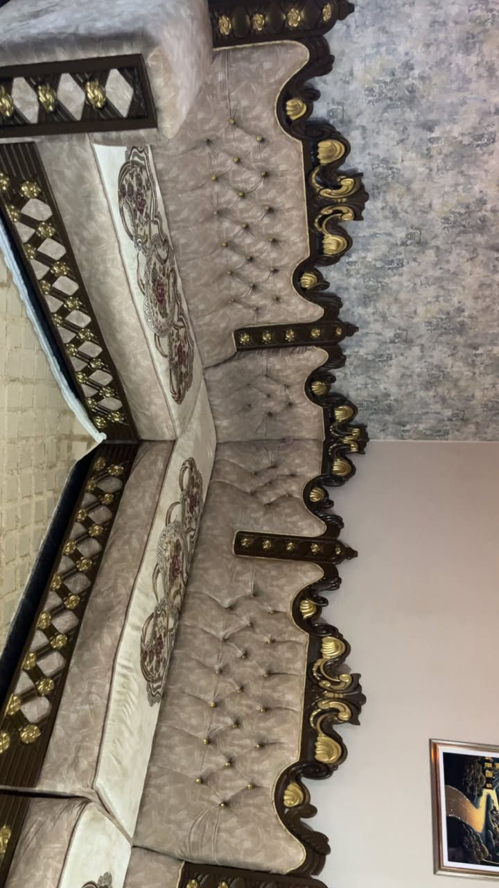 اغراض للبيع 
تخم و كاونتر وميز طعام وميز تلفاز
تخم 400
كاونتر250
ميز طعام بدون كراسي 50
ميز تلفاز 25
الاستفسار ؏ رقم ***********
المكان بغداد حي الاعلام
